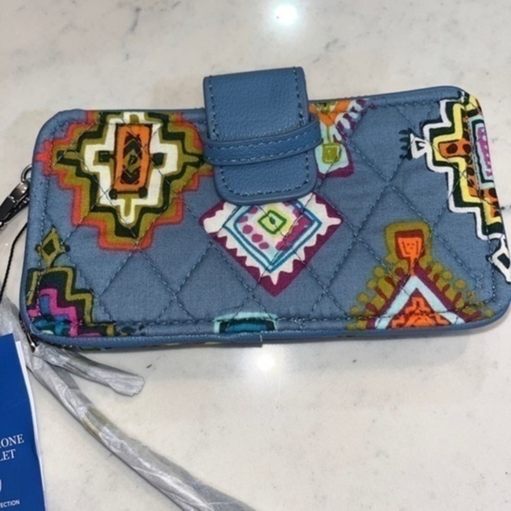 Vera Bradley RFID Front Zip Wristlet - New With Tags